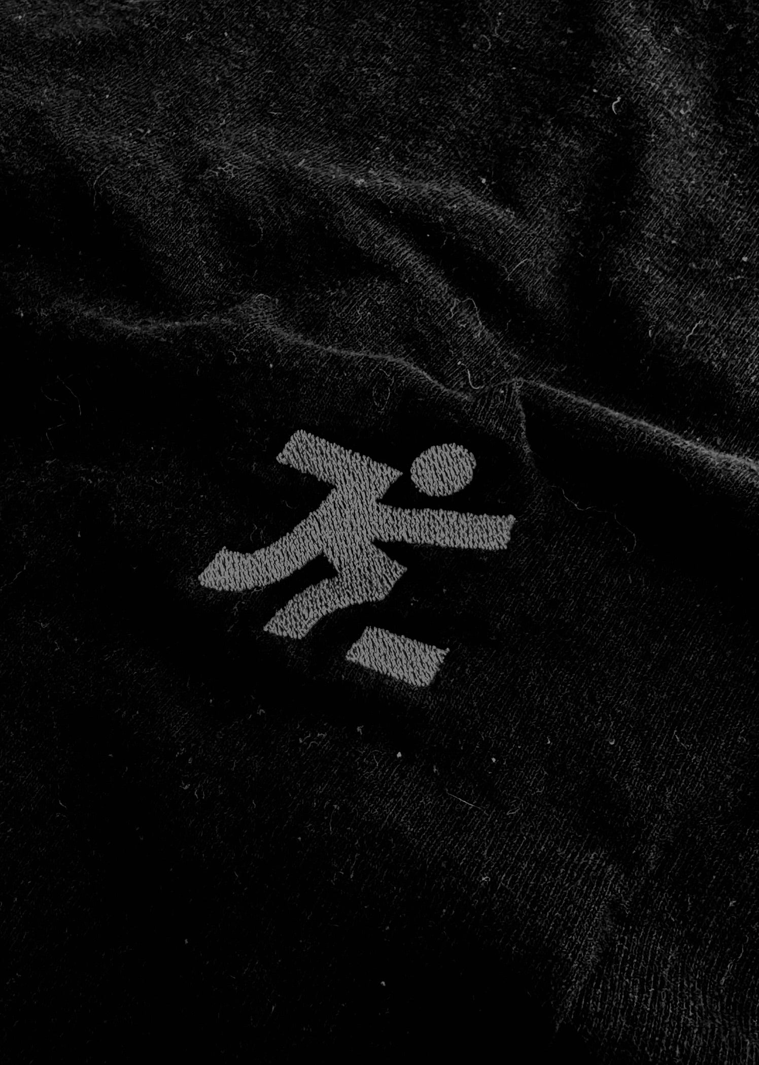 CRIK EMBROIDERED T